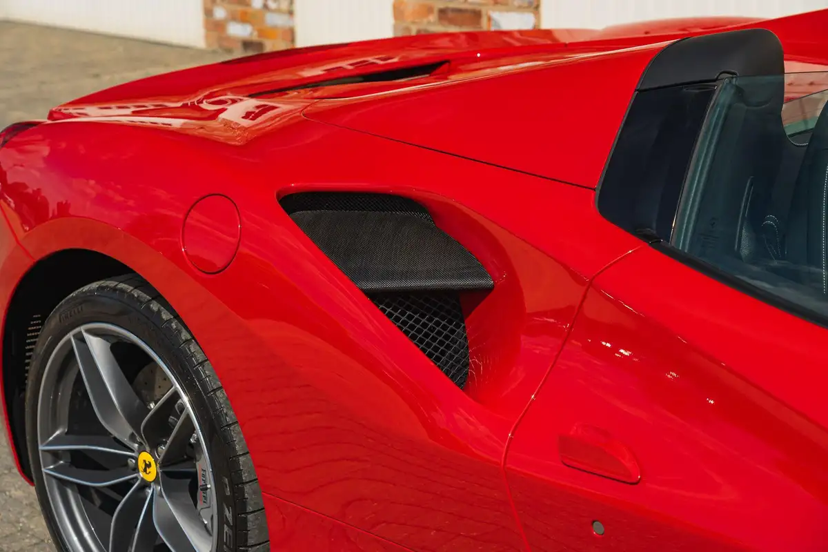 2017-ferrari-488-39-488-spider-big-28