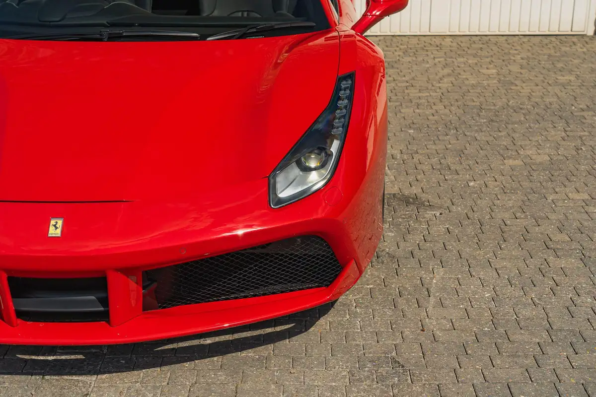 2017-ferrari-488-39-488-spider-big-4