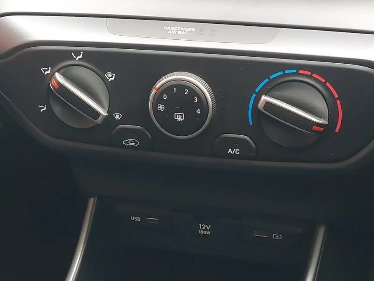 2022-hyundai-i20-10-t-gdi-se-connect-dct-big-13