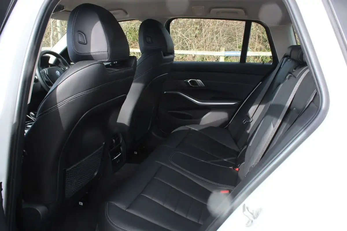 2022-bmw-3-series-20-330e-sport-pro-touring-5d-big-22