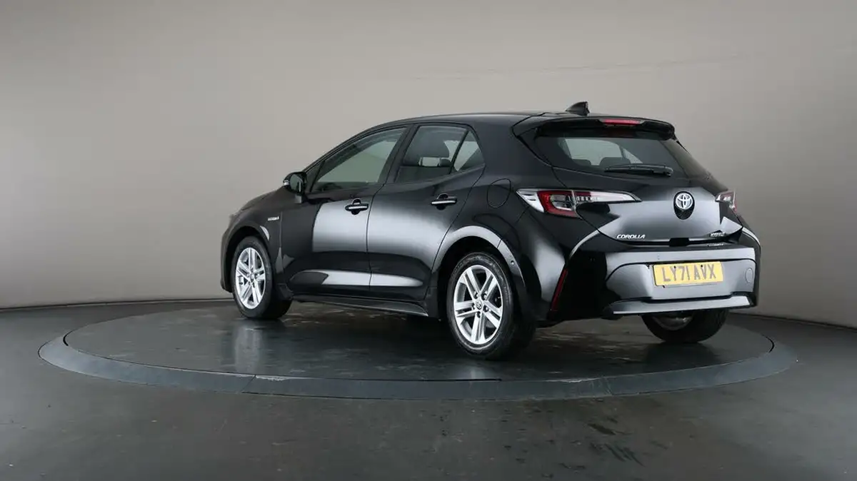 2022-toyota-corolla-18-vvt-i-icon-tech-trk-hatchback-5d-big-71