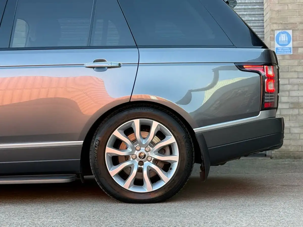 2013-land-rover-range-rover-44-sdv8-autobiography-big-17