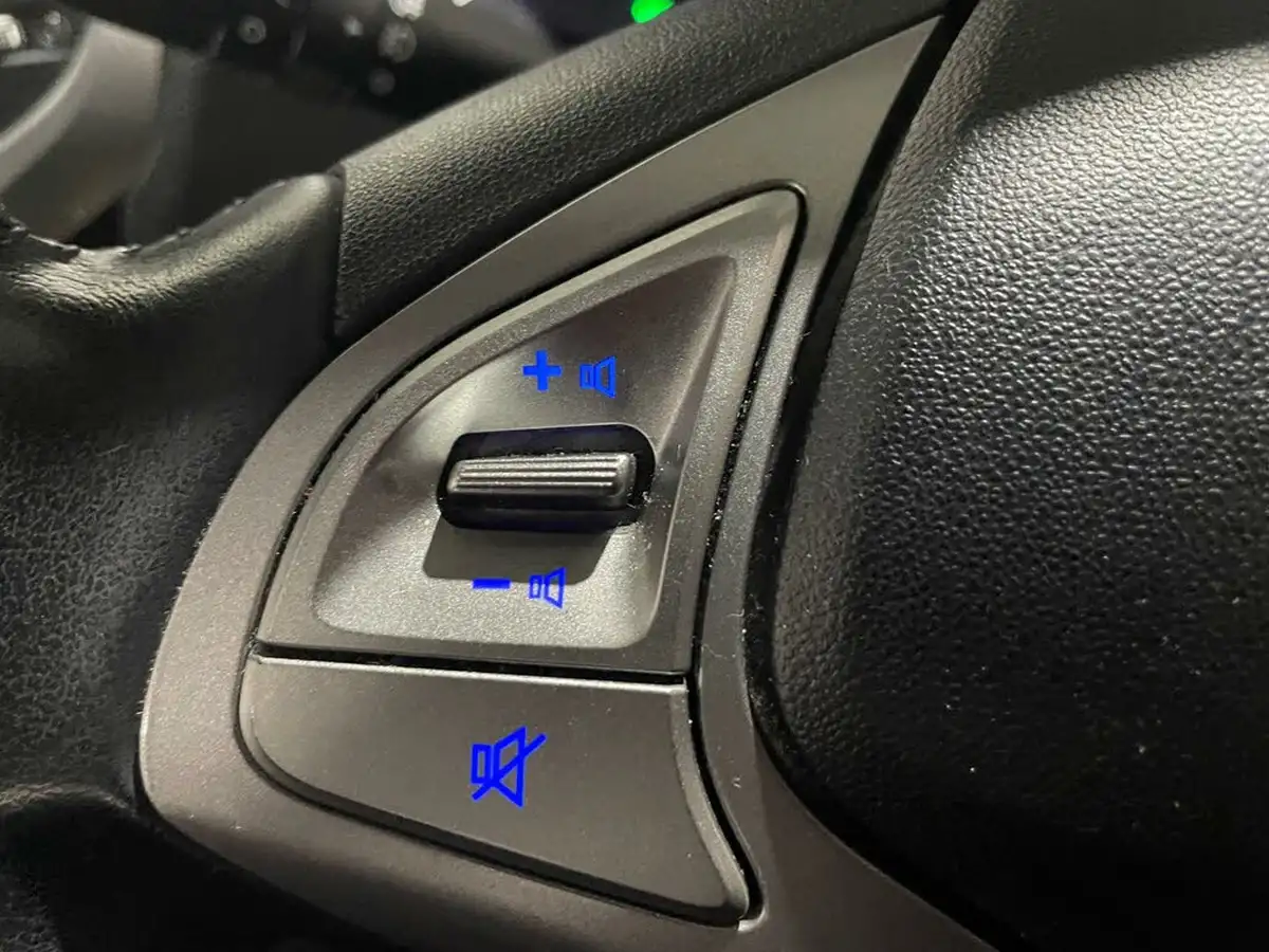2014-hyundai-ix20-14-active-90ps-big-29