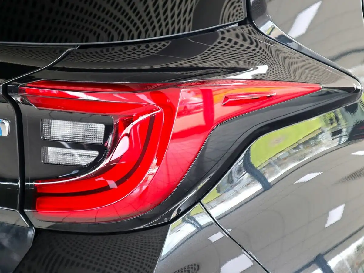 2021-toyota-yaris-15-vvt-i-design-big-13