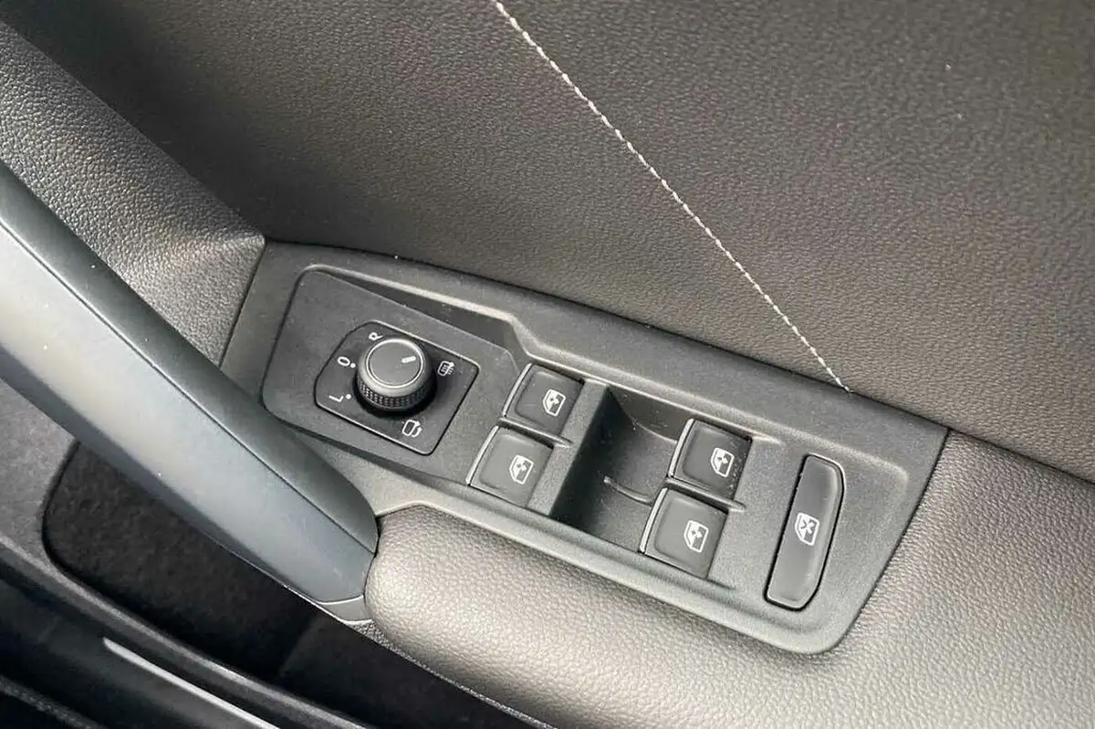 2022-volkswagen-tiguan-20tdi-r-line-150ps-big-22