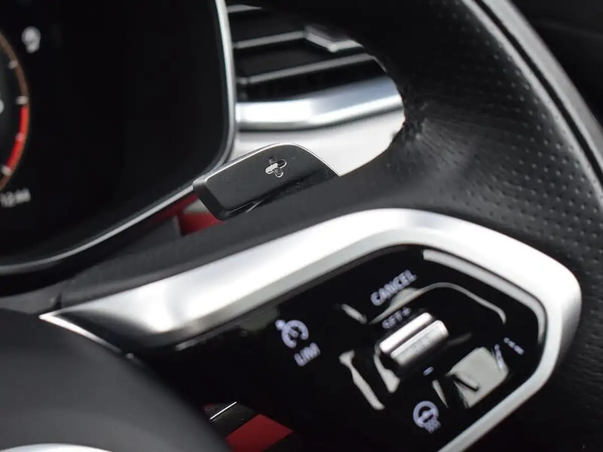 2021-jaguar-f-pace-20-p250-r-dynamic-se-big-32
