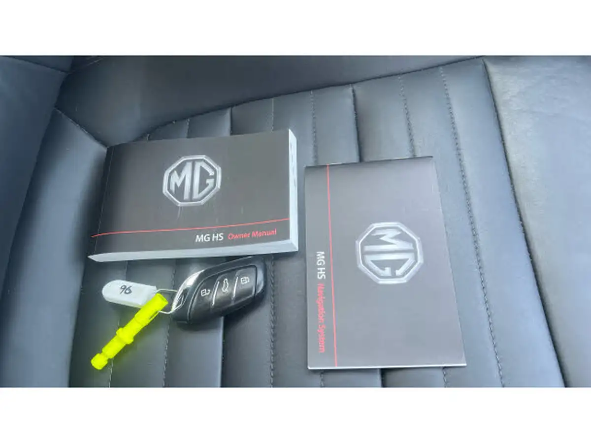 2021-mg-hs-15t-gdi-exclusive-162ps-dct-big-18