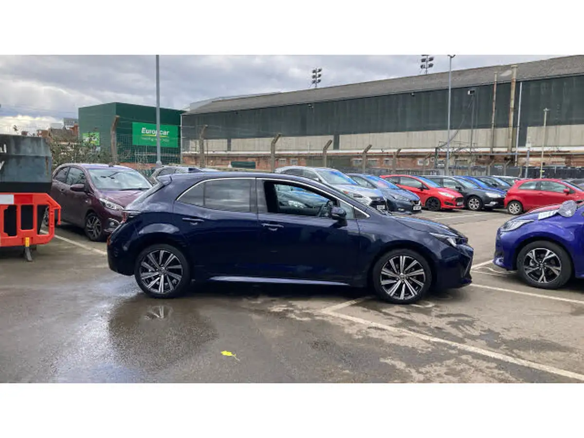2022-toyota-corolla-18-vvt-i-design-120bhp-trk-hatchback-5d-big-15