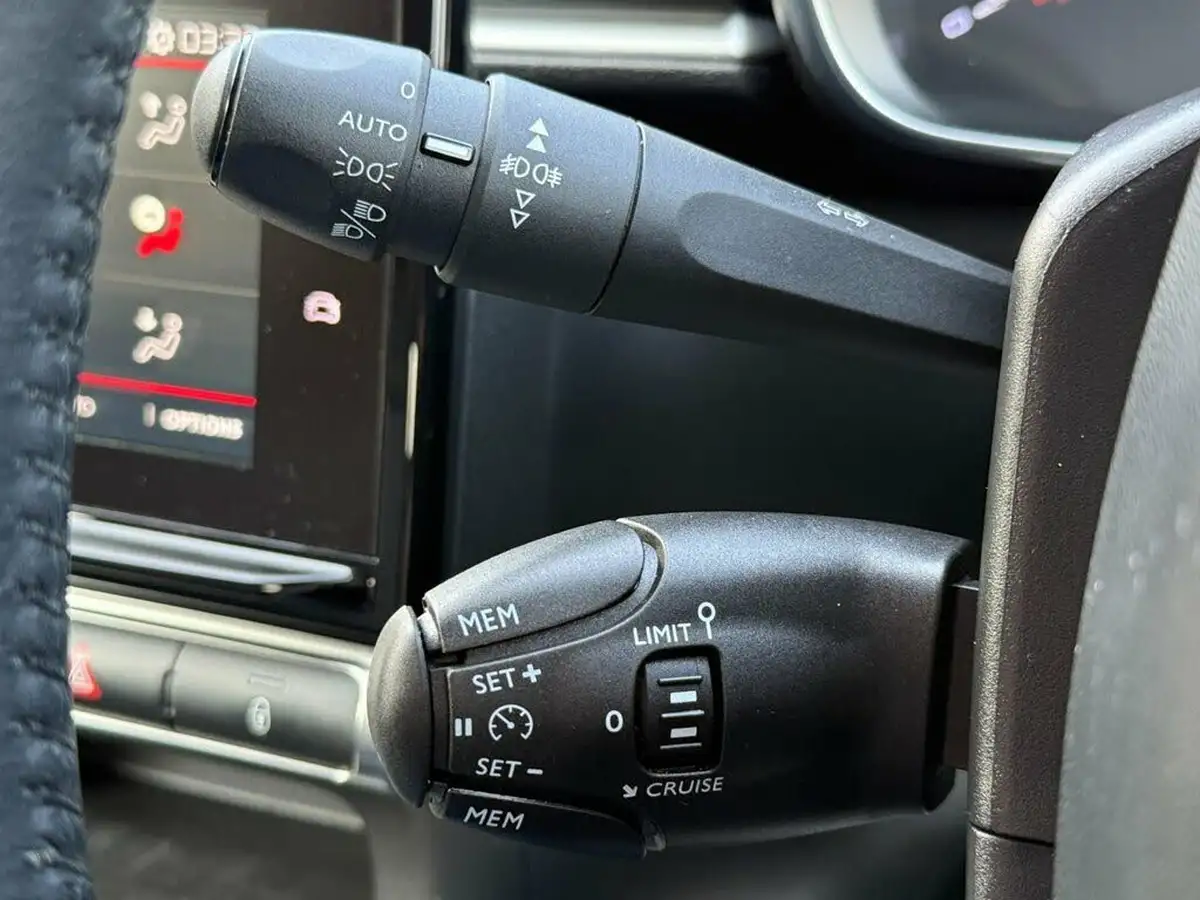 2018-citroen-c3-12-puretech-flair-82ps-ss-big-24