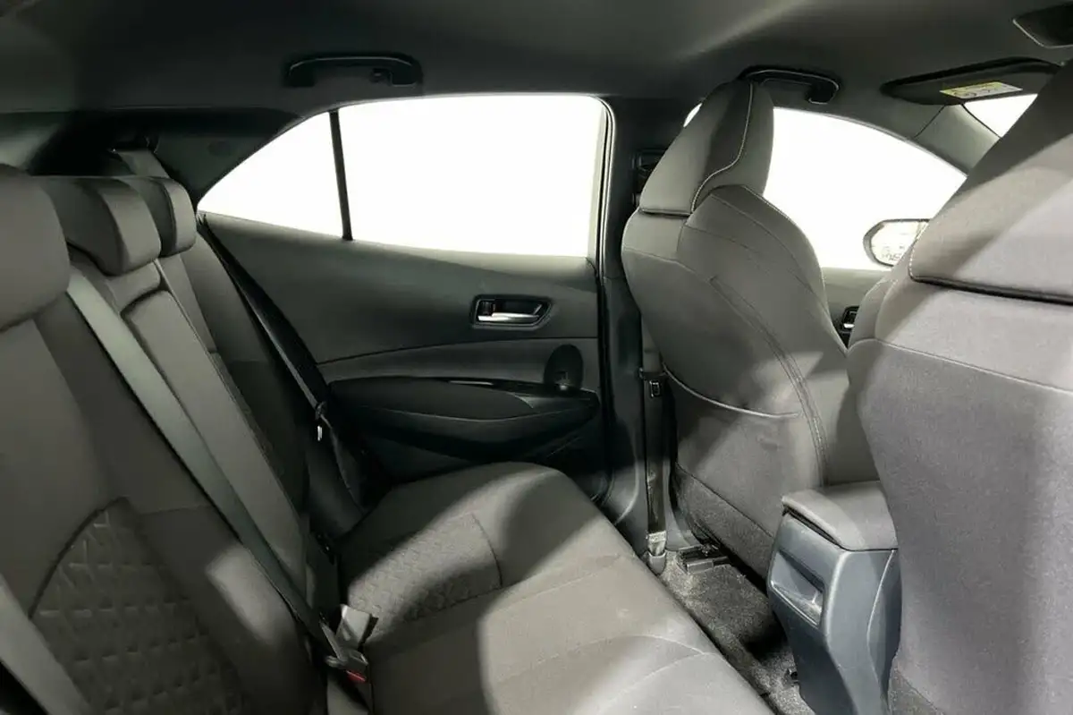2022-toyota-corolla-18-vvt-i-icon-tech-trk-hatchback-5d-big-9