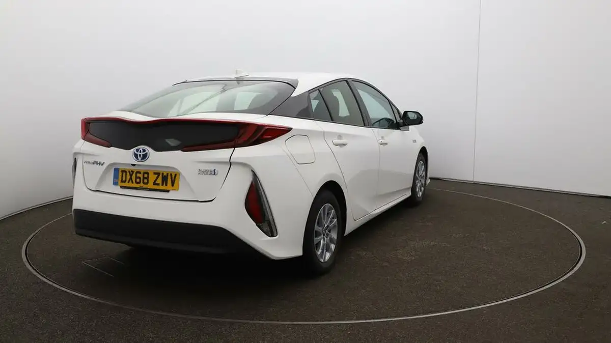2018-toyota-prius-18-vvt-i-business-edition-plus-ss-big-53