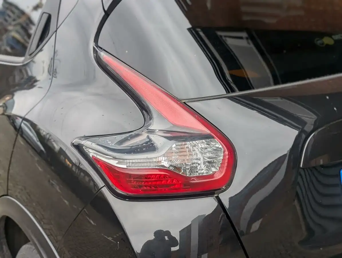2015-nissan-juke-16-tekna-117ps-1598cc-xtronic-cvt-big-29