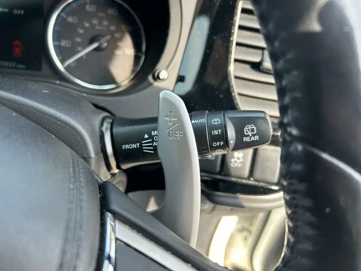 2016-mitsubishi-outlander-20-gx4h-phev-big-41