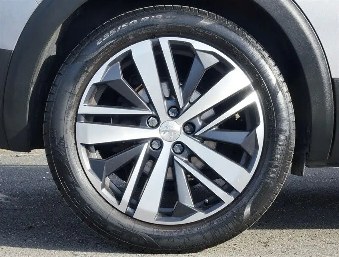 2018-peugeot-5008-suv-20-bluehdi-gt-180bhp-eat6-big-7
