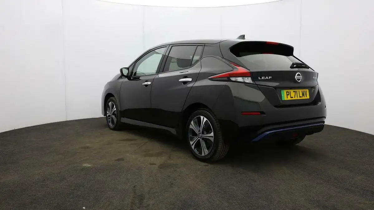 2021-nissan-leaf-e-e-tekna-big-41