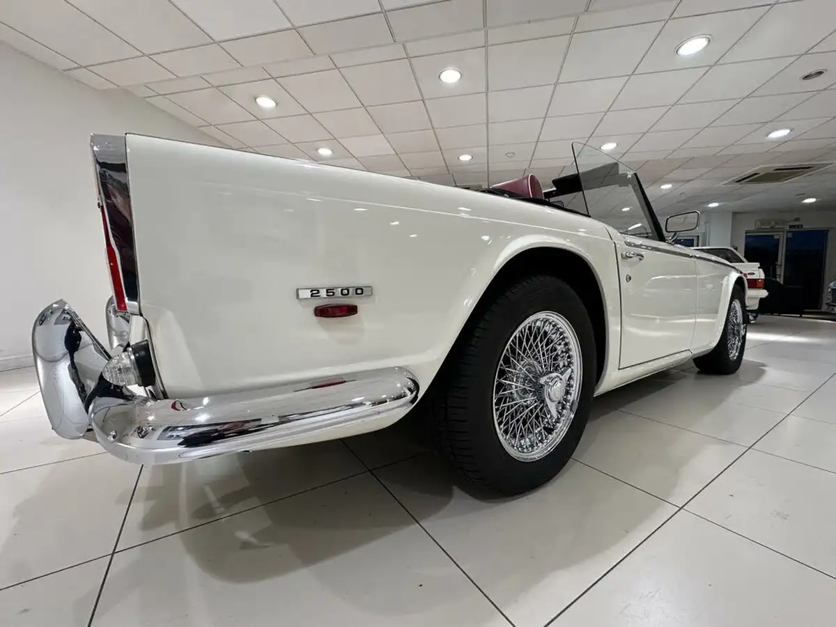 1968-triumph-tr5-convertible-big-12