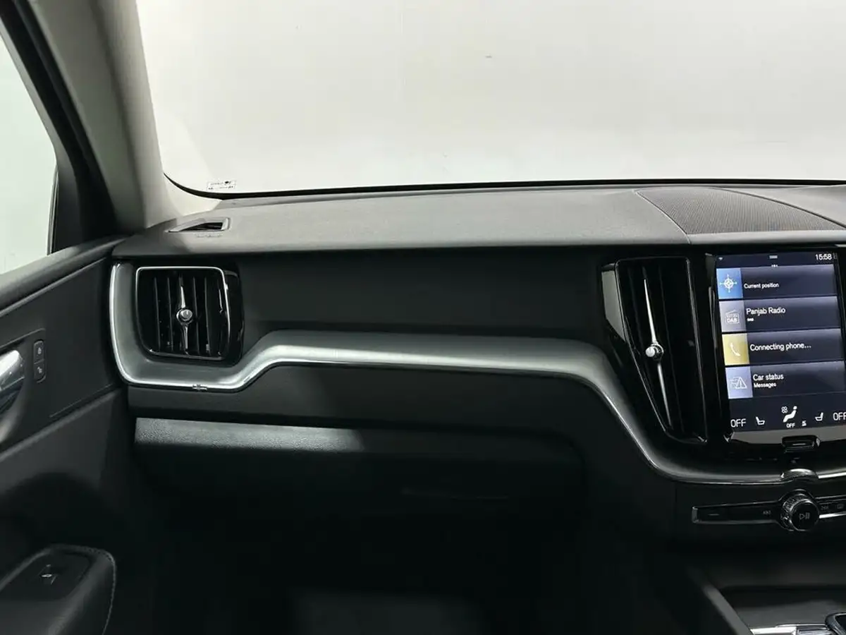 2017-volvo-xc60-20td-d4-momentum-pro-geartronic-big-26