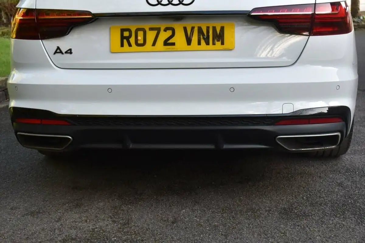 2022-audi-a4-20-35-tfsi-black-edition-s-tronic-big-46