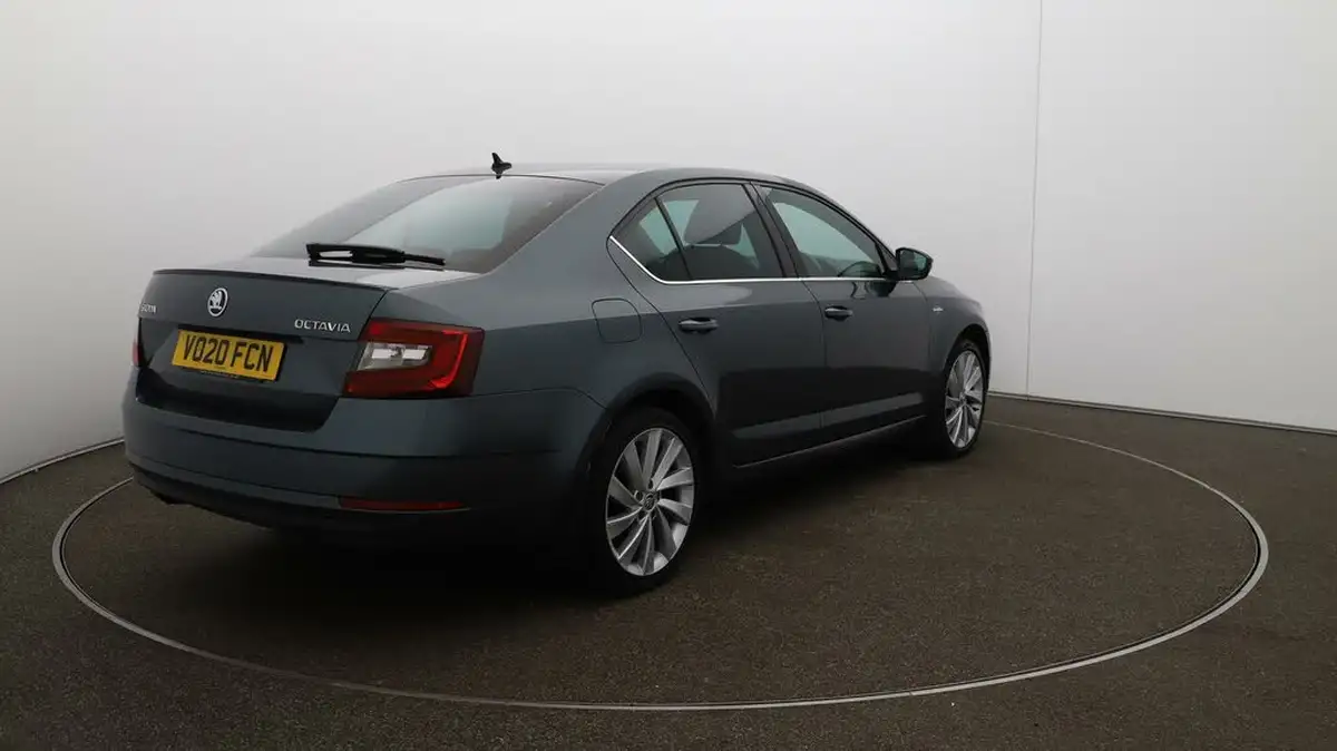 2019-skoda-octavia-20-tsi-laurin-klement-hatchback-big-47