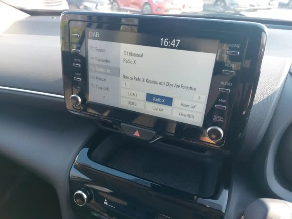 2023-toyota-yaris-cross-15-vvt-i-icon-big-15