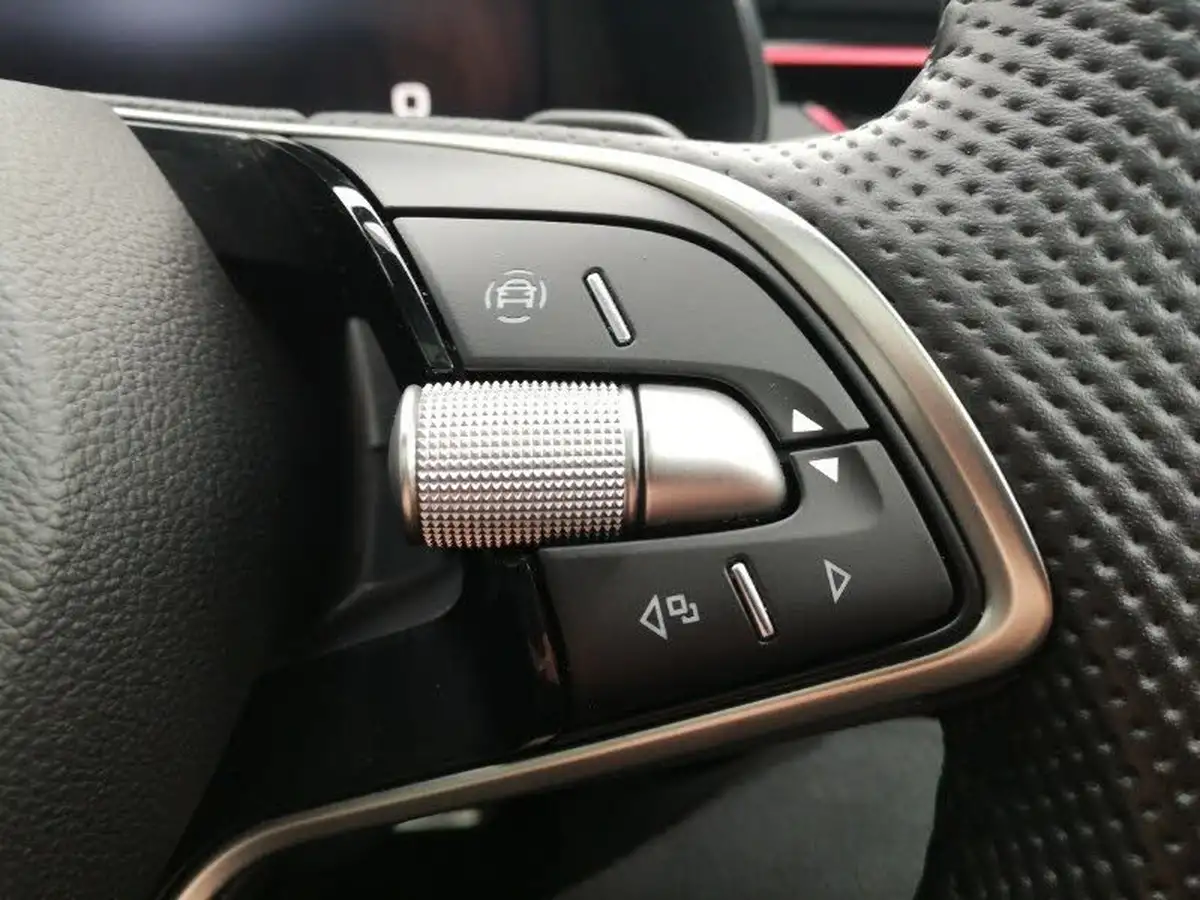 2024-skoda-kamiq-10-tsi-monte-carlo-116ps-dsg-big-12