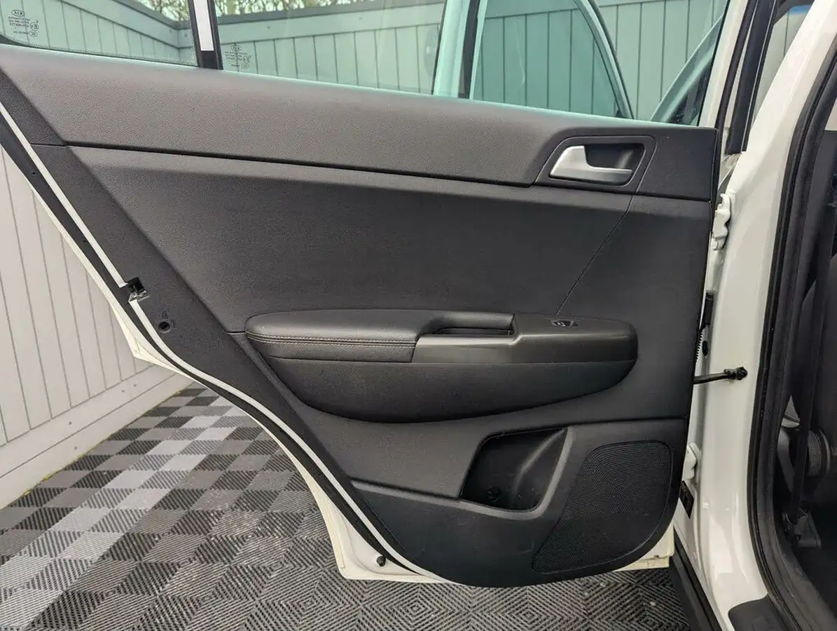 2017-kia-sportage-16-gdi-2-big-36