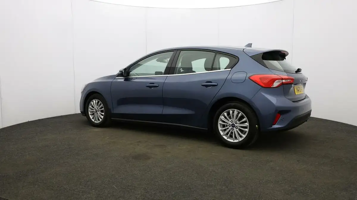 2021-ford-focus-15-titanium-edition-hatchback-big-56