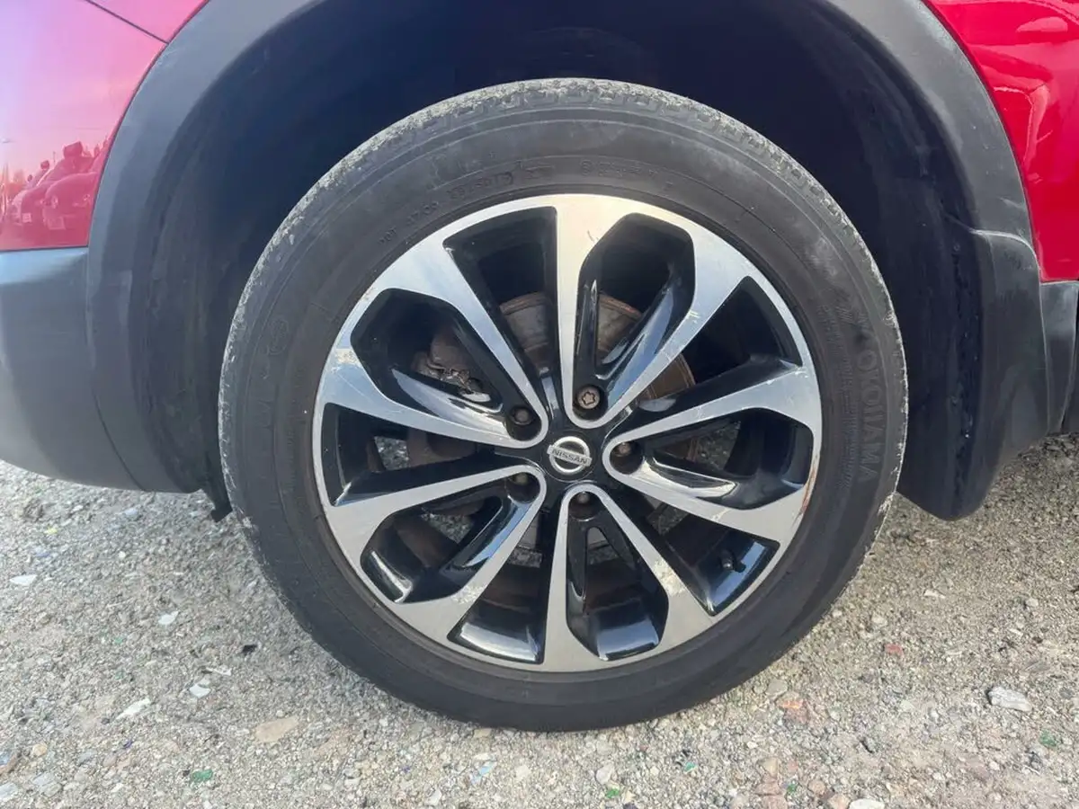 2013-nissan-qashqai-16-360-cvt-big-26