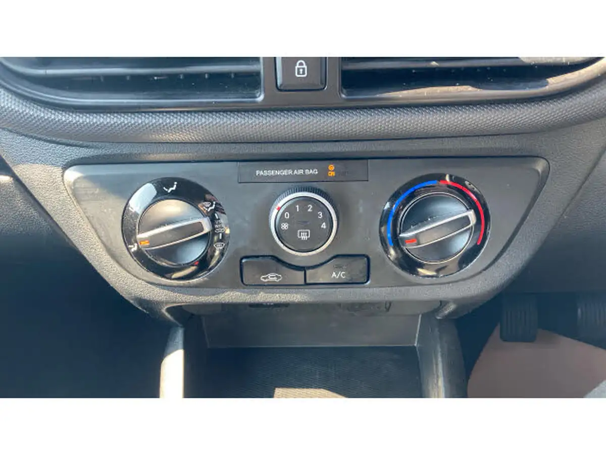 2021-hyundai-i10-10-se-connect-big-25