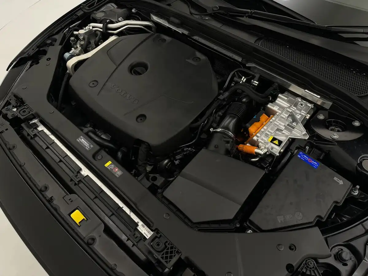 2024-volvo-v60-20-t6-plus-dark-station-wagon-big-30