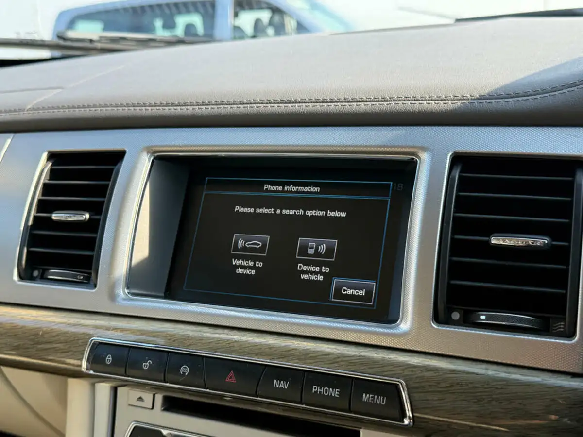 2014-jaguar-xf-30td-premium-luxury-saloon-4d-big-65