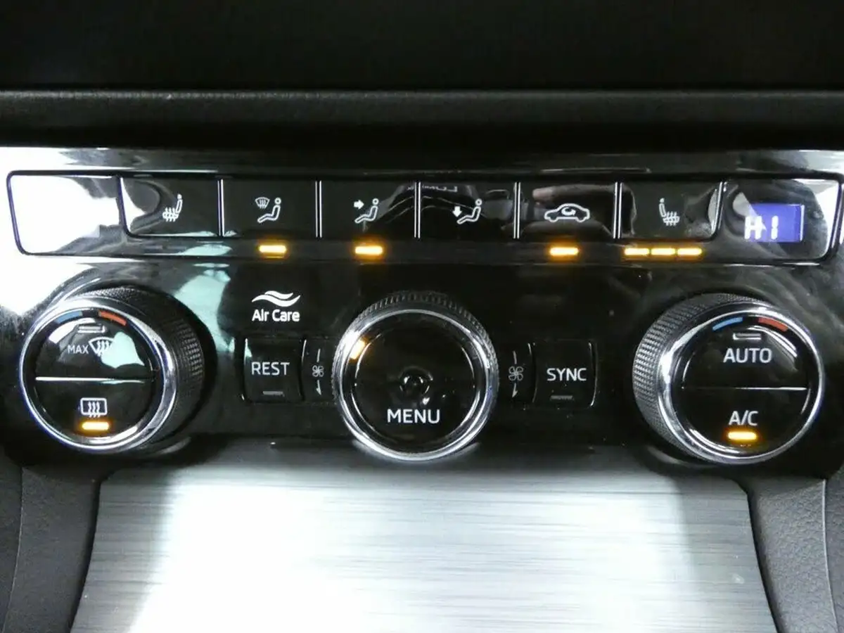 2022-skoda-superb-14-tsi-se-technology-218ps-hatchback-big-16