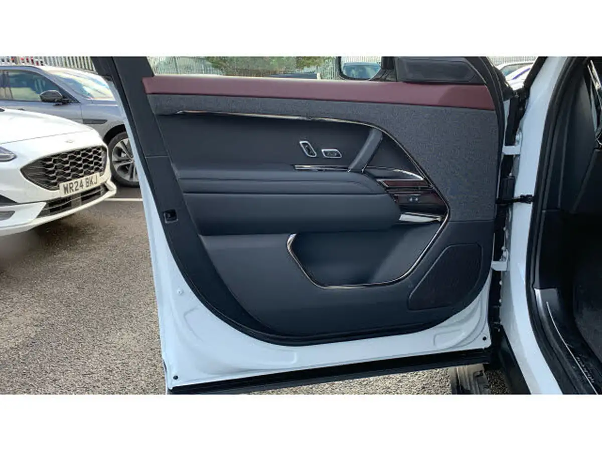 2024-land-rover-range-rover-sport-30-p550e-autobiography-big-46