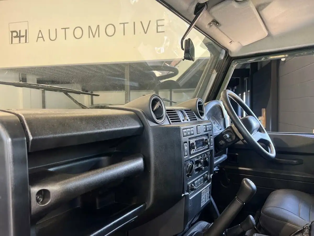 2012-land-rover-110-defender-22td-utility-station-wagon-5-drs-big-22