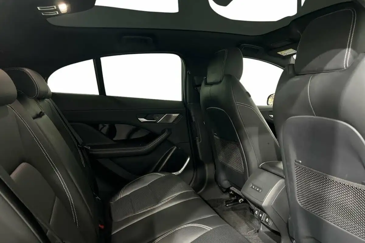 2022-jaguar-i-pace-ev400-hse-black-big-7