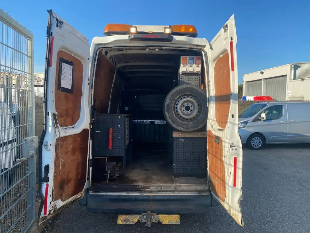 2019-iveco-daily-s-class-23td-35s12v-3520-h1-business-big-11