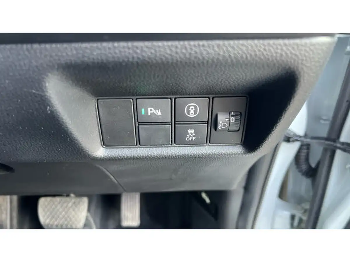 2020-honda-jazz-15-i-mmd-crosstar-ex-big-29