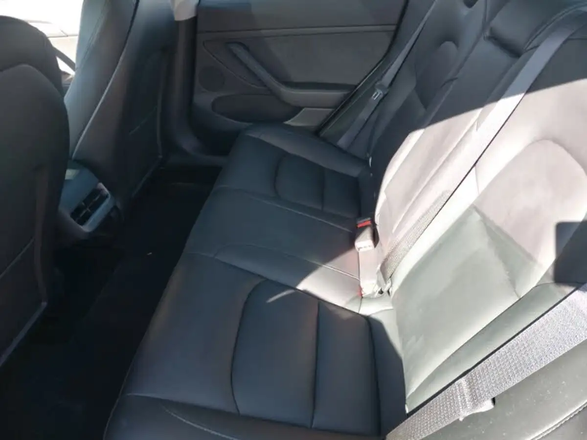 2022-tesla-model-3-e-long-range-big-5
