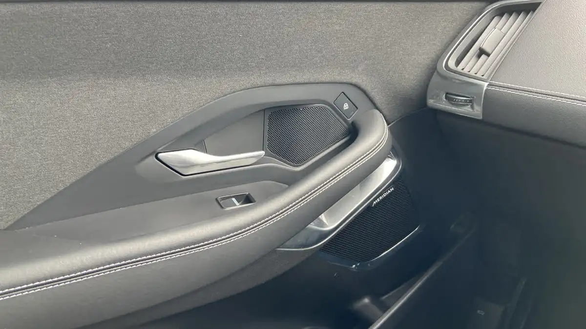 2022-jaguar-e-pace-20-d200-r-dynamic-hse-big-36