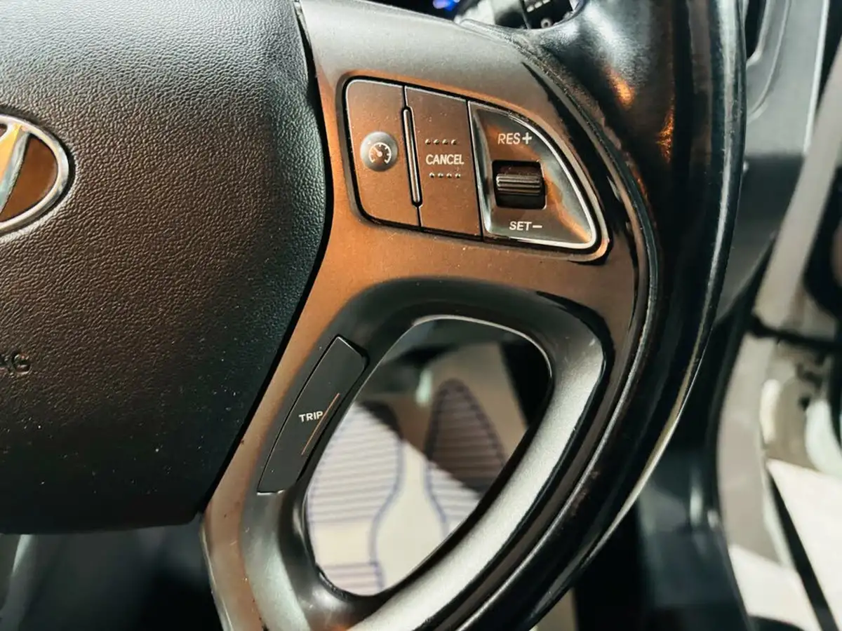 2014-hyundai-ix35-20td-premium-auto-big-21