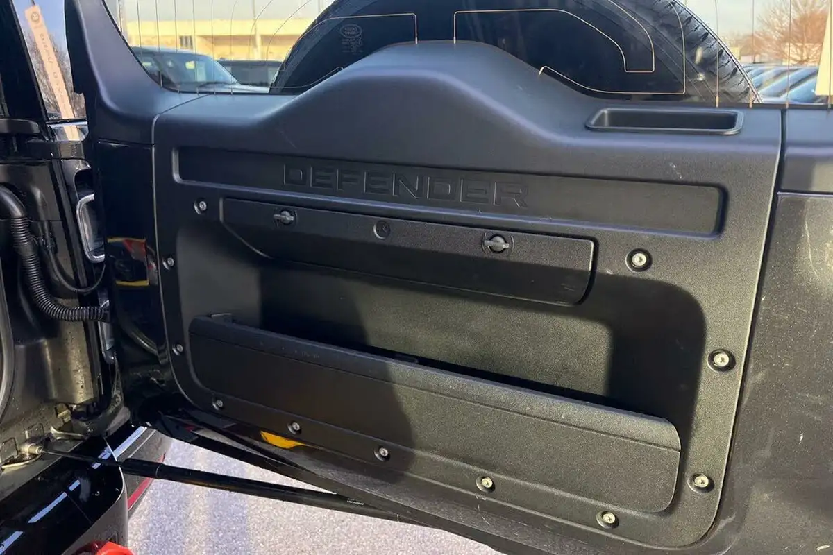 2023-land-rover-110-defender-20-p400e-x-big-29
