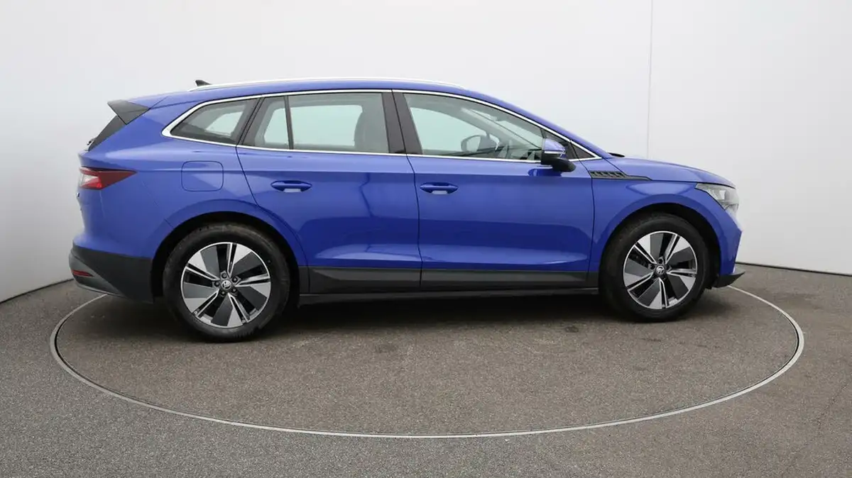 2022-skoda-enyaq-e-80-82-kwh-big-8
