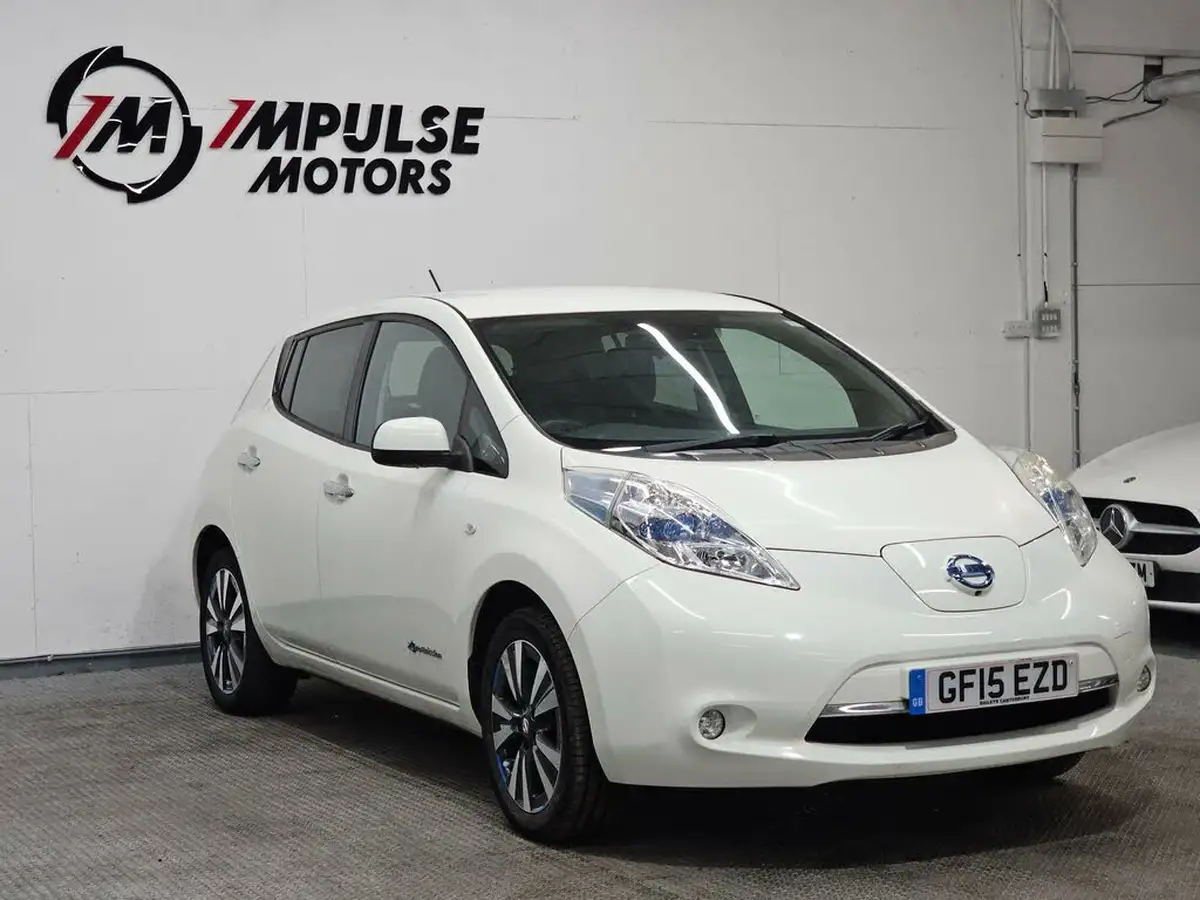 2015-nissan-leaf-e-tekna-24kwh-big-4