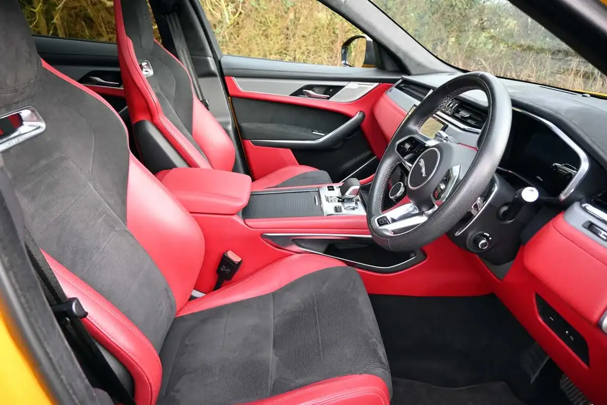 2022-jaguar-f-pace-50-v8-p550-svr-big-22