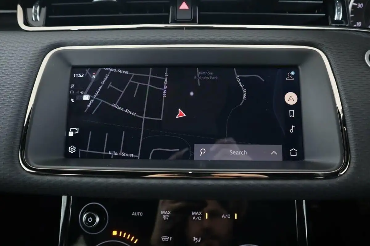 2021-land-rover-range-rover-evoque-15-p300e-r-dynamic-s-big-38