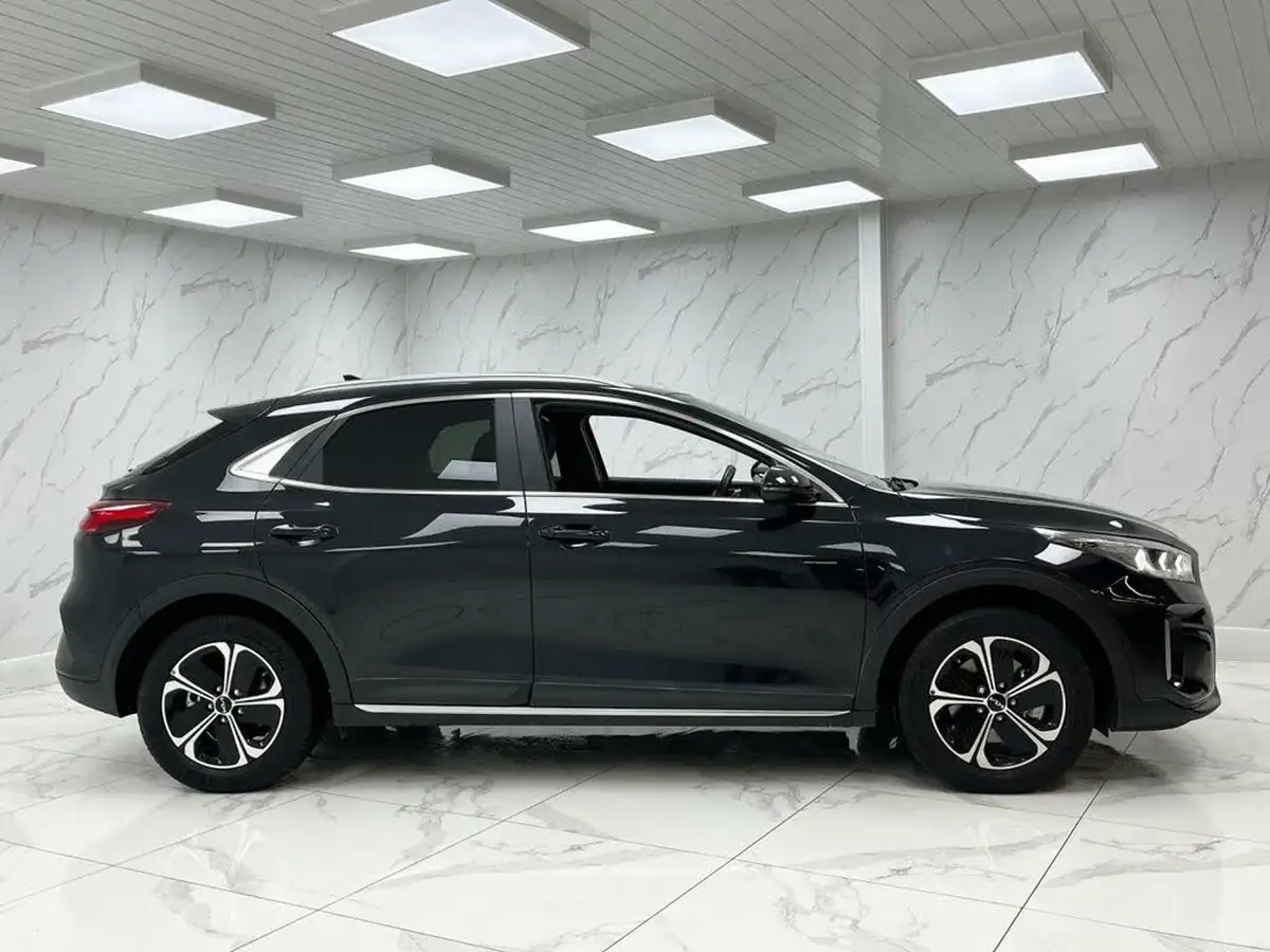 2023-kia-xceed-16-gdi-3-big-12