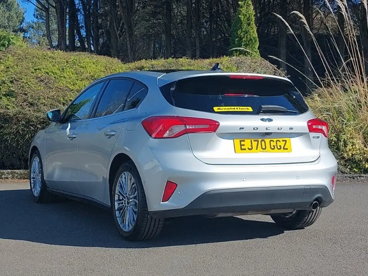 2020-ford-focus-big-1