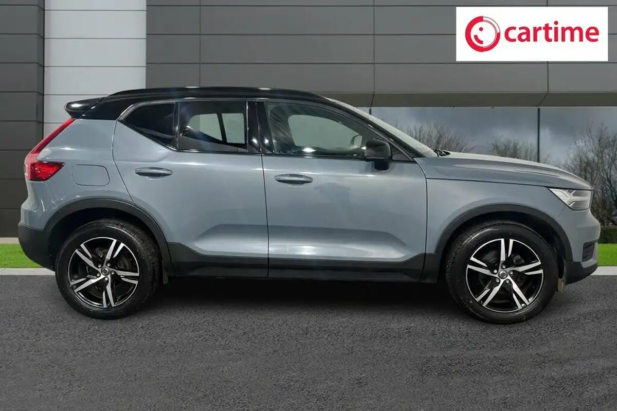 2022-volvo-xc40-15-t3-r-design-auto-big-1
