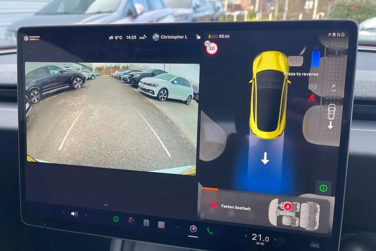 2024-tesla-model-3-big-46