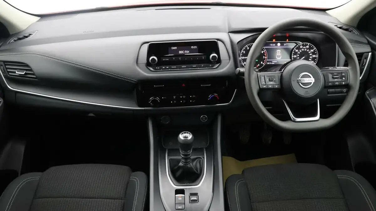 2021-nissan-qashqai-13-dig-t-visia-big-12